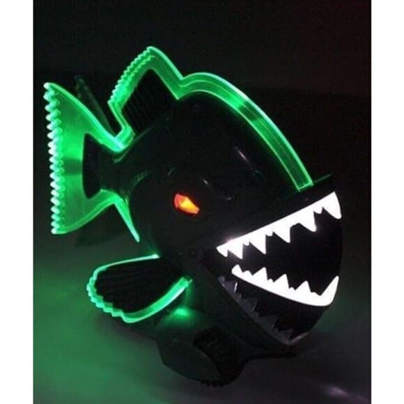 New Toys R Us Exclusive Illumivor Piranha Remote Control Predator Feeds on Dark - Picture 1 of 7